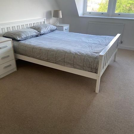 Lovely 2-Bed Flat With Well Equipped Kitchen Apartment Ийлинг Екстериор снимка